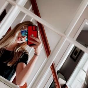 Meet your Posher, Ella